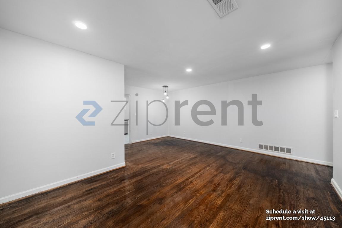 Building Photo - 792 Marstevan Dr NE