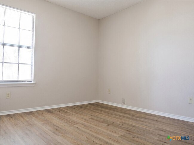 Building Photo - 1706 Wickfield Way