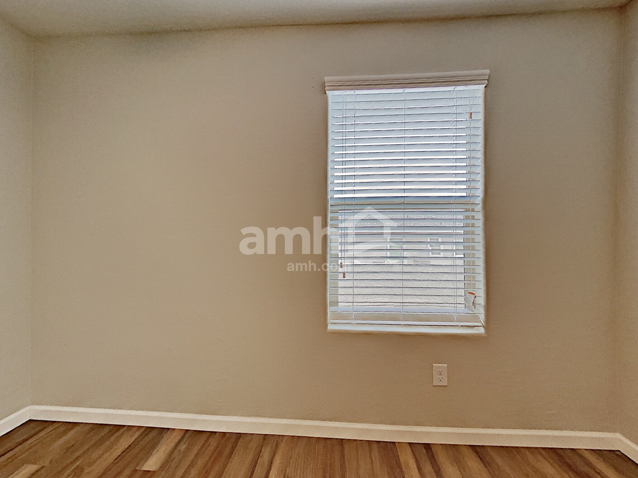 Building Photo - 20747 W Maiden Ln