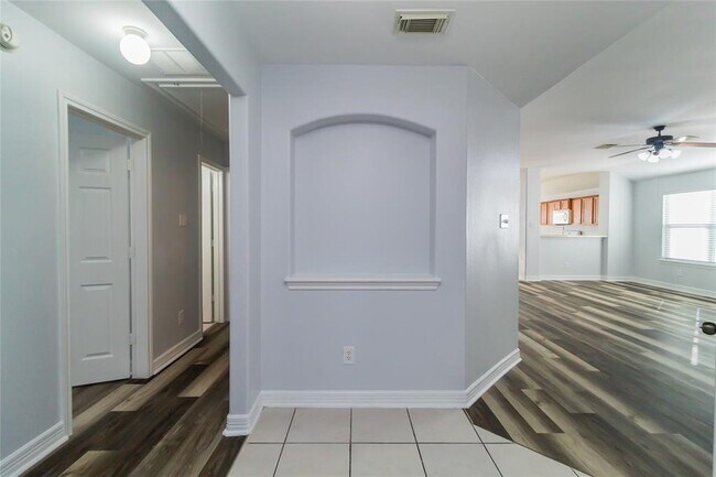 Building Photo - 19643 Summerlin Dr