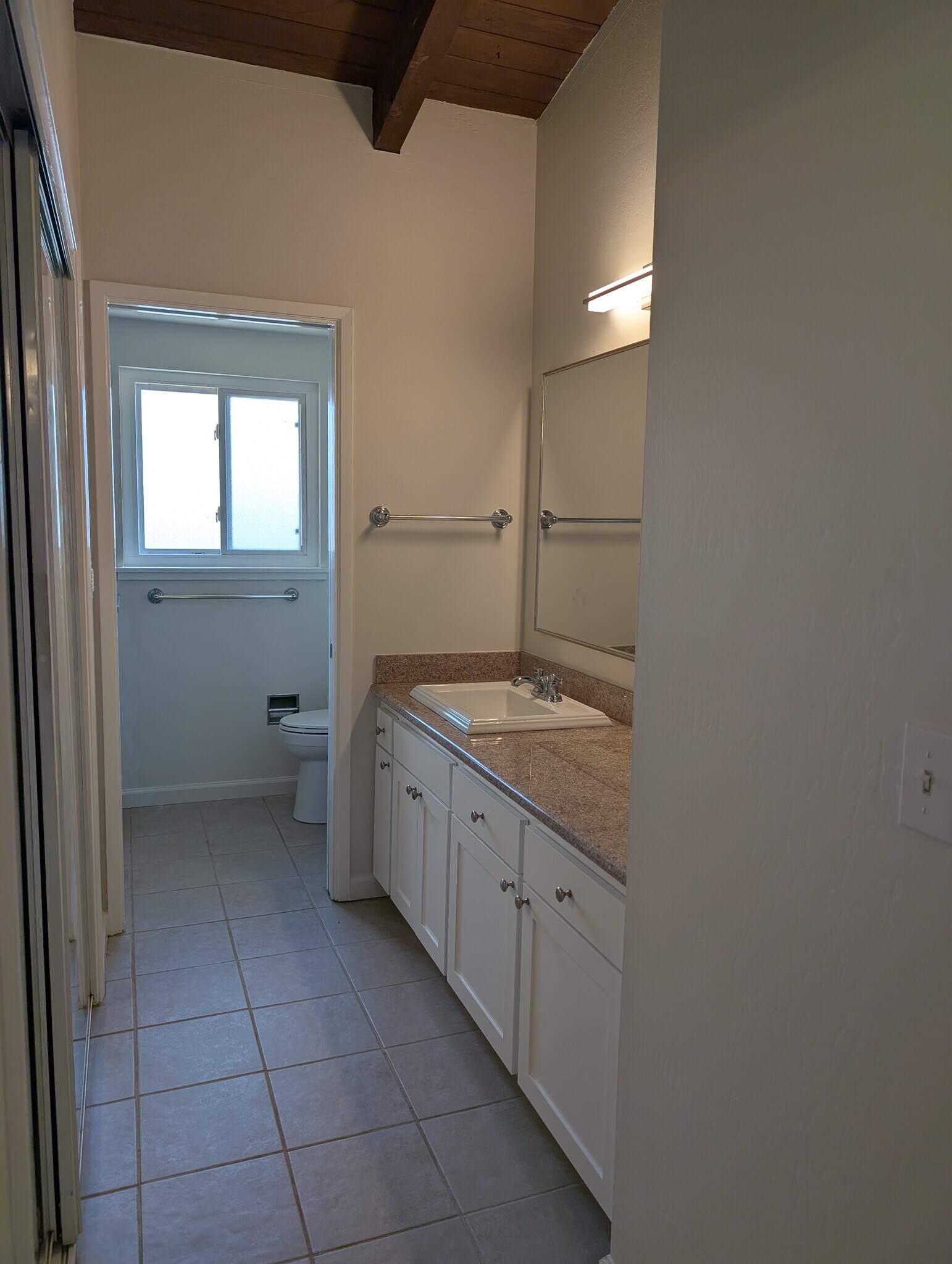 Building Photo - 214 Bayview St