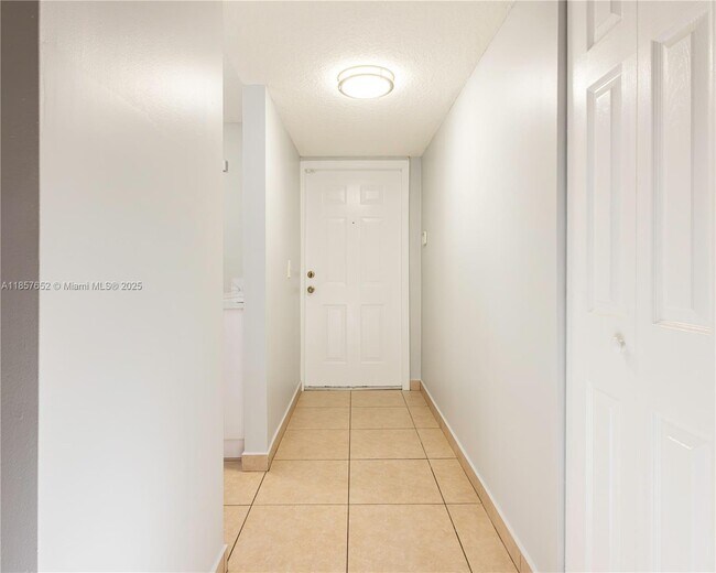 Building Photo - 4600 SW 67th Ave