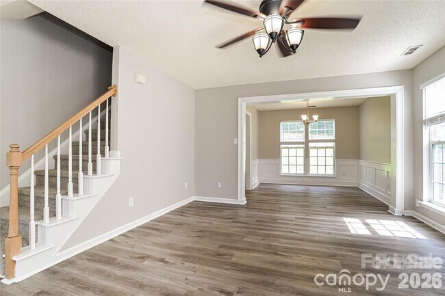 Building Photo - 12125 Winghurst Dr