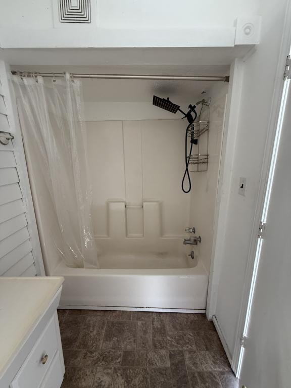 Building Photo - 211 W Main St