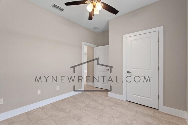 Building Photo - Deposit-Free! Modern, energy efficient hom...