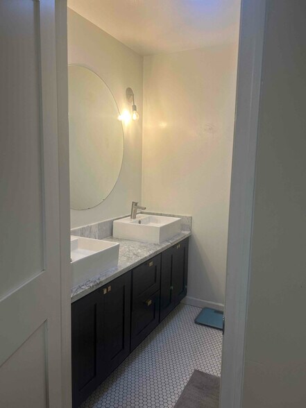 Building Photo - 357 Winsome Pl
