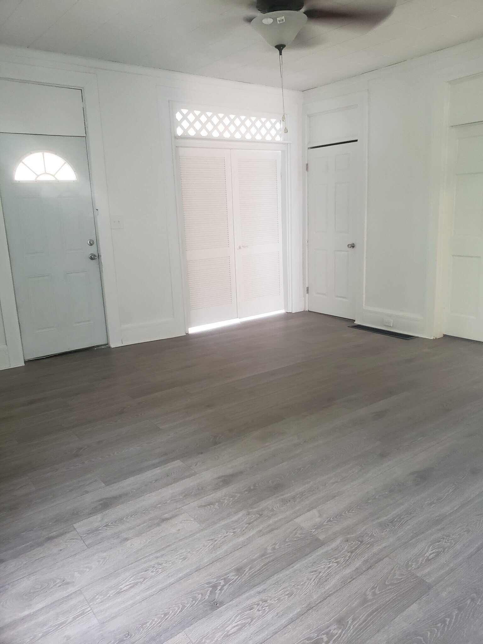 Building Photo - 28 Western Ave