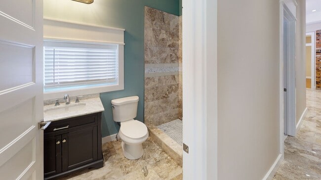 Building Photo - $1699 per Bedroom | 4BR/2BA Fort Sanders R...
