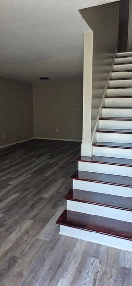 Building Photo - 650 Central Ave