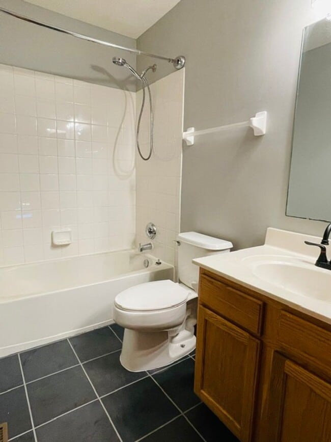 Building Photo - 8575 Fernbrook Dr