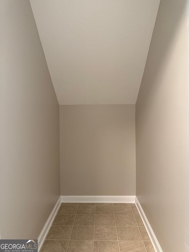 Building Photo - 122 Brooklet Cir