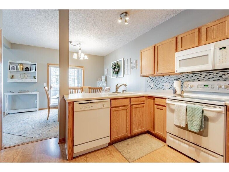 Building Photo - 7634 Lachman Ave NE