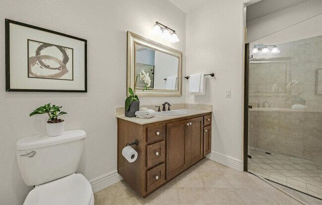 Building Photo - Stunning Ground-Floor 2 bd, 2 ba- Danville...