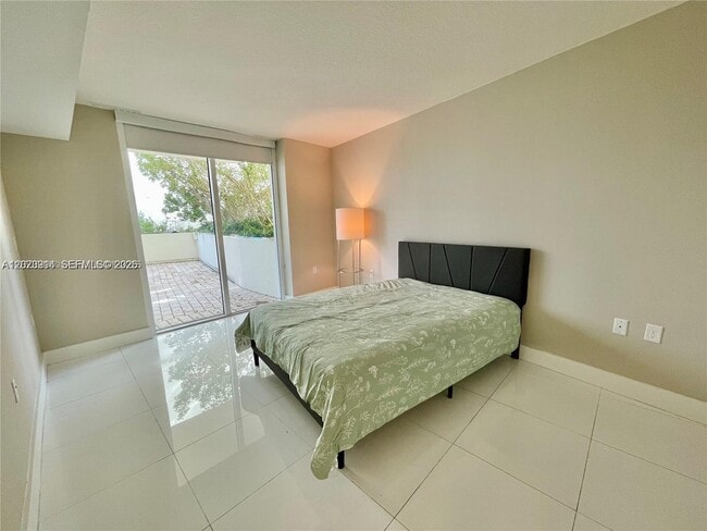 Building Photo - 150 Sunny Isles Blvd