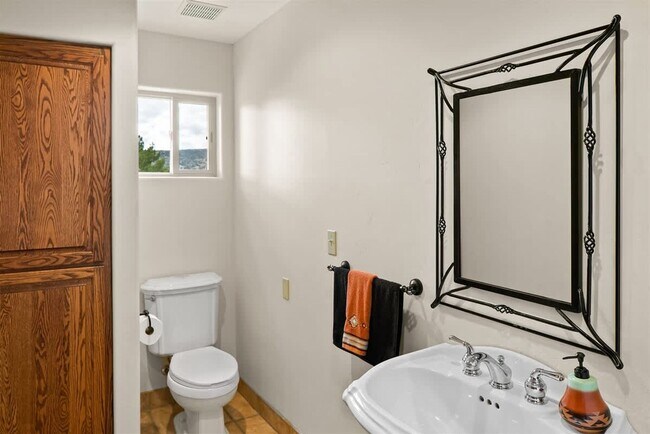 Building Photo - 123 Devils Kitchen Dr