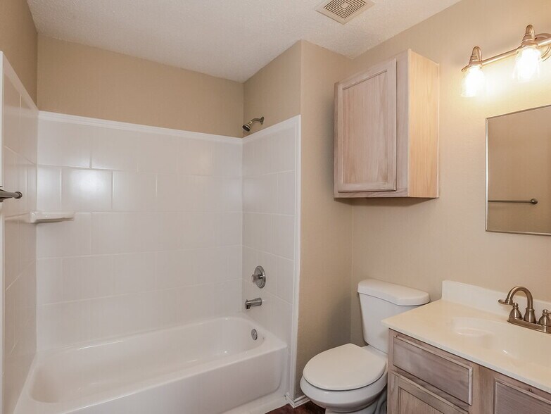 Building Photo - 8608 Serenity Way