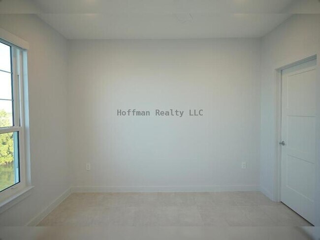 Building Photo - 2-Bed, 2.5-Bath Water-Front Condo in South Tampa