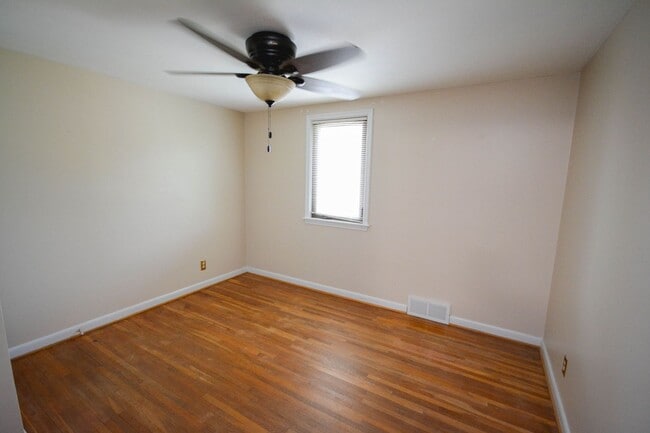 Building Photo - Beautiful 2-story home in Slatterly Park neighborhood!