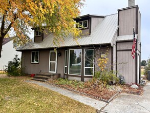 Building Photo - Charming 4 Bed, 2 Bath Home in Spokane Valley!