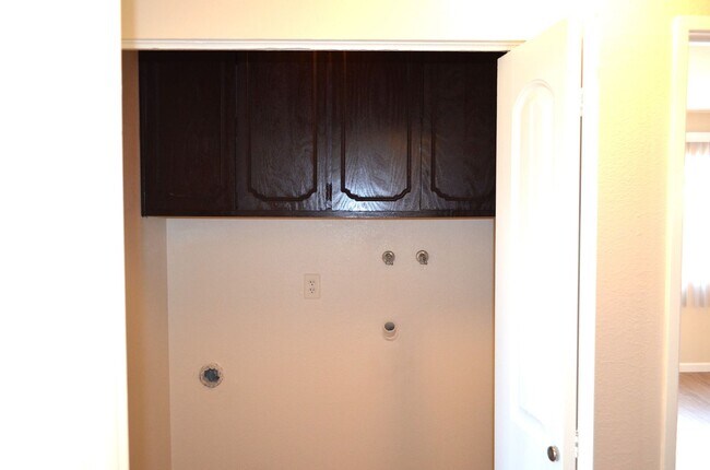 Building Photo - 123