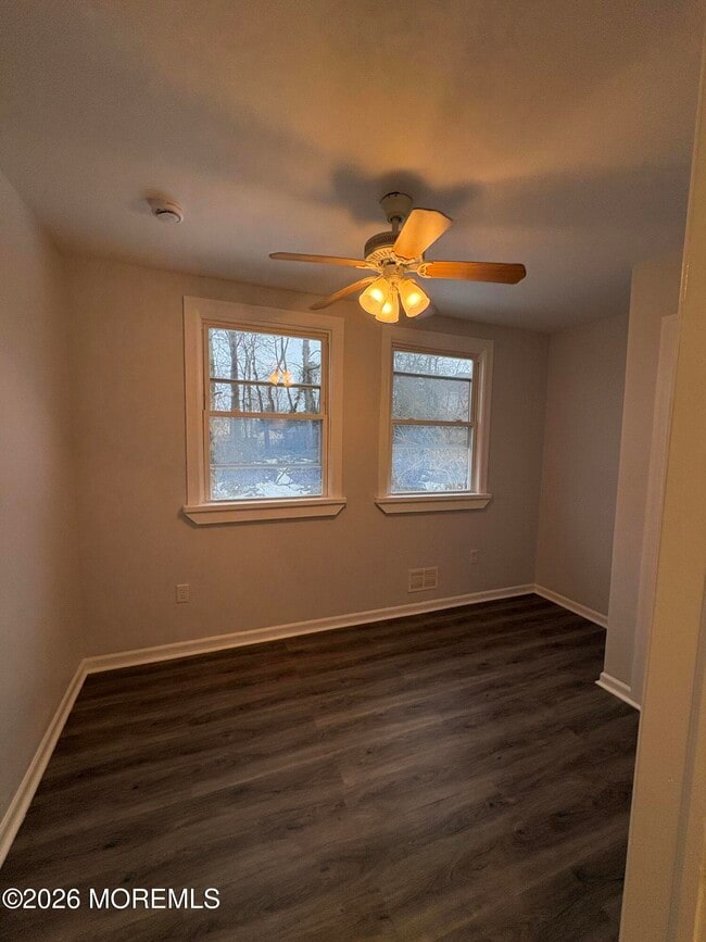 Building Photo - 211 Anthony Ave