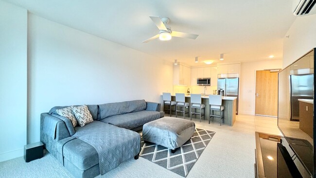 Building Photo - AVAILABLE NOW!! Furnished 1 Bedroom, 1 Bat...