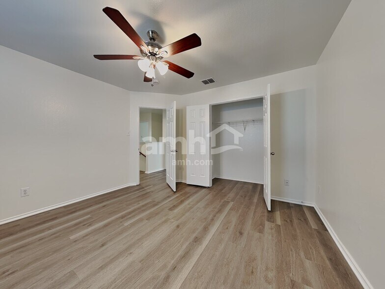 Building Photo - 10616 Park City Trl