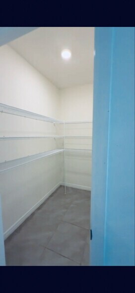 Building Photo - 1763 Post Oak Dr