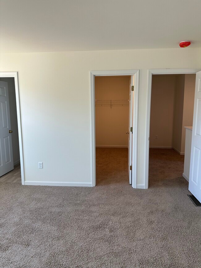 Building Photo - 706 Courtshire Crossing