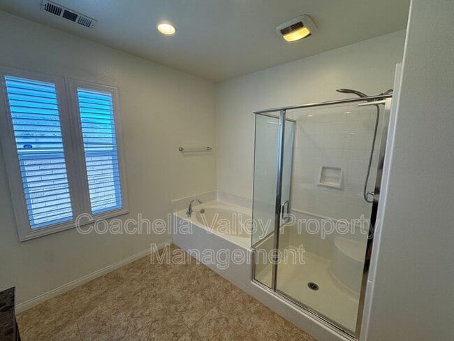 Building Photo - 74049 Kingston Ct W