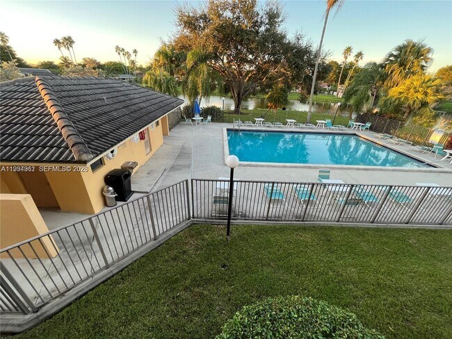 Building Photo - 11453 NW 39th Ct