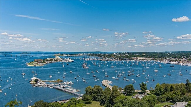 Building Photo - 35 Chastellux Ave