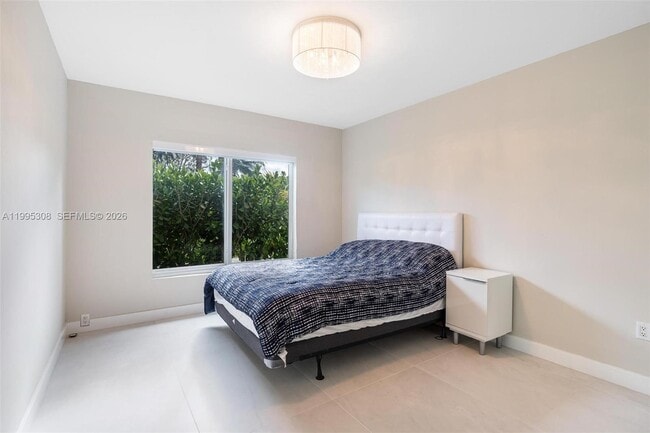 Building Photo - 1055 Stillwater Dr