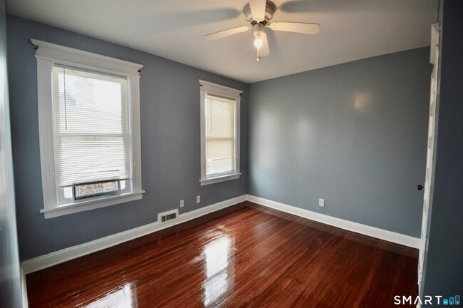 Building Photo - 32 Boston Terrace