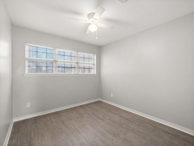 Building Photo - 506 Vernon St