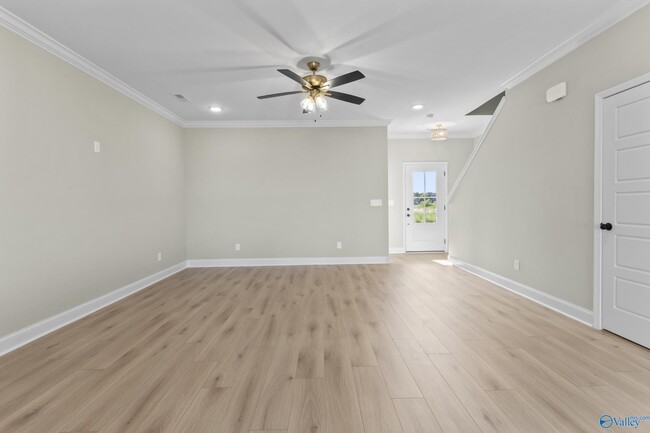 Building Photo - 243 Susan Lynn Dr