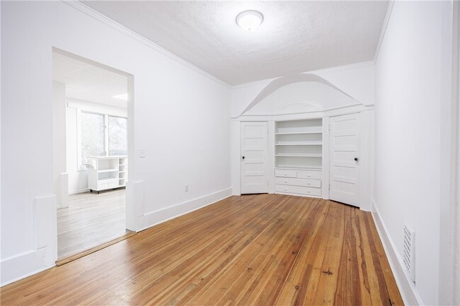 Building Photo - 35 Lawton St