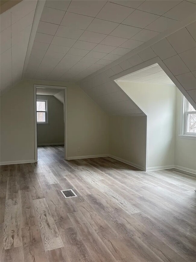 Building Photo - 705 Roosevelt Rd