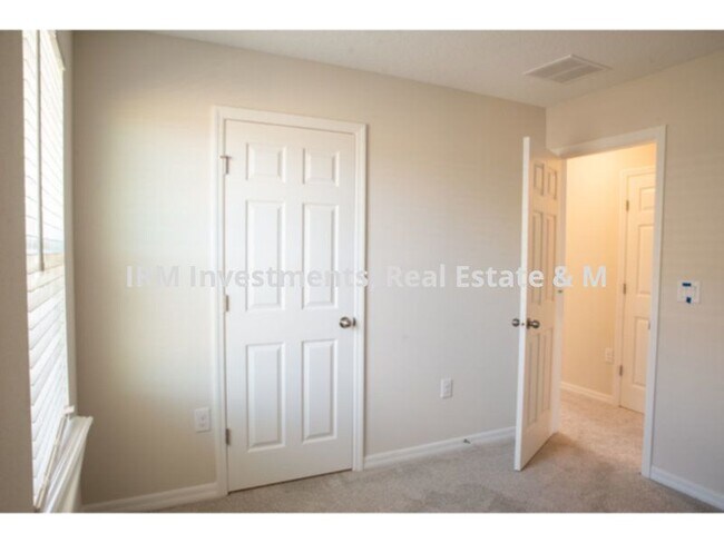 Building Photo - Brand New 3 bedroom townhome in Waterbrook