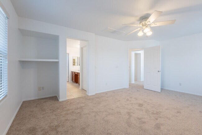 Building Photo - 4500 E Del Rio St