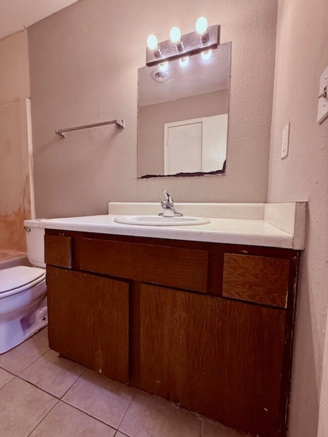 Building Photo - ***1247 W. Sunset***