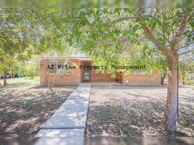 Building Photo - 351 E Encanto Dr