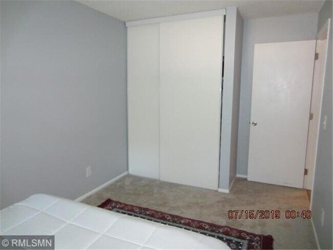 Building Photo - 1601 N Innsbruck Dr