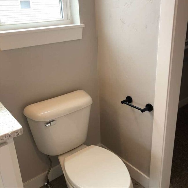 Building Photo - 449/451 Longwood Lane - 451