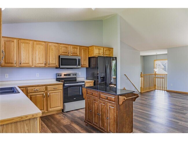 Building Photo - 2112 Blake Ave