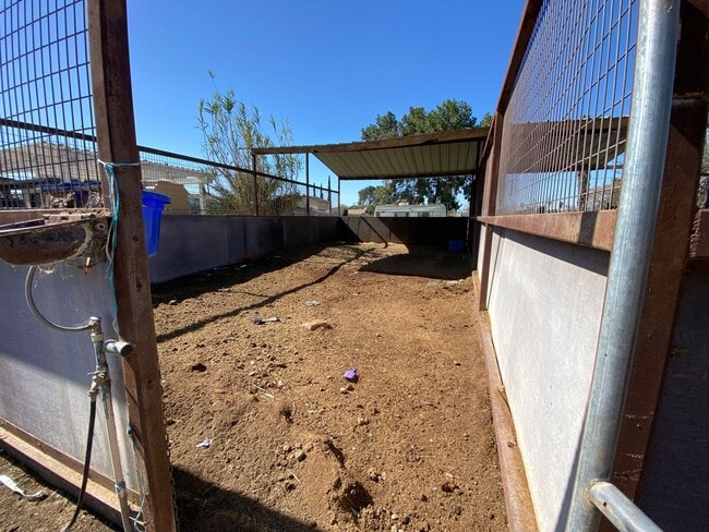 Building Photo - Single story 4 Bedroom for Lease Jurupa Valley