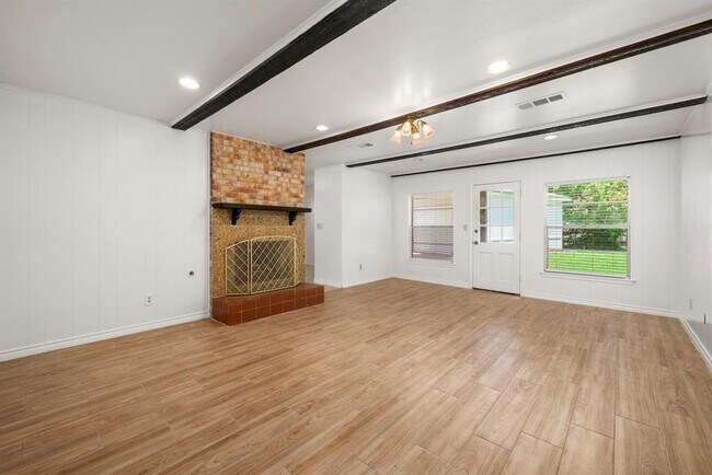 Building Photo - 8806 Langdon Ln
