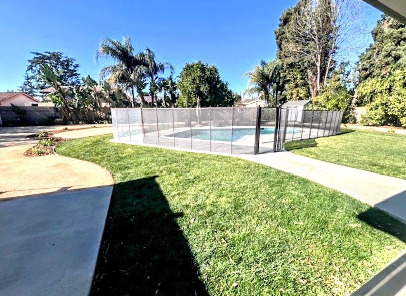 Building Photo - 9647 Vanalden Ave