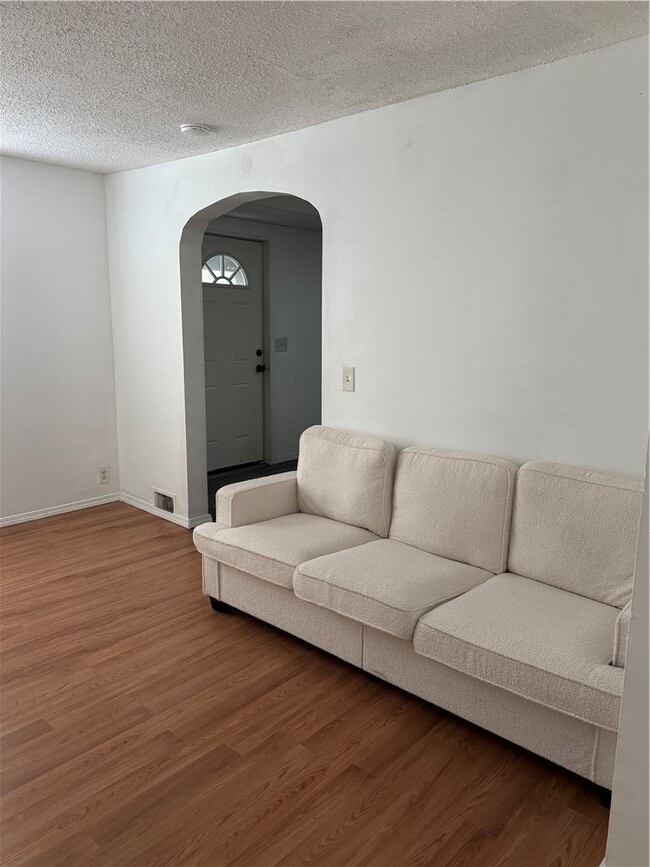 Building Photo - 239 Weyl St