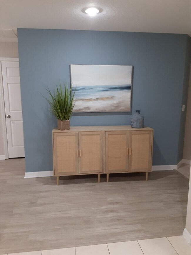 Building Photo - Stunning Short Term Rental!